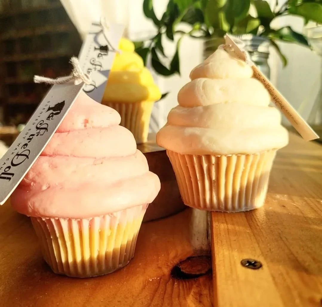 Adorable Soy Wax Cupcake Candles: Vanilla / Birthday Cake