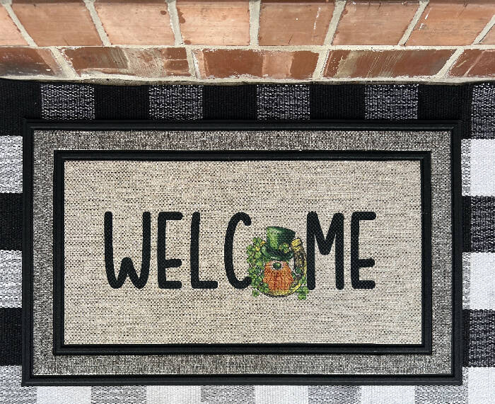Welcome - leprechaun - Indoor/Outdoor Doormat