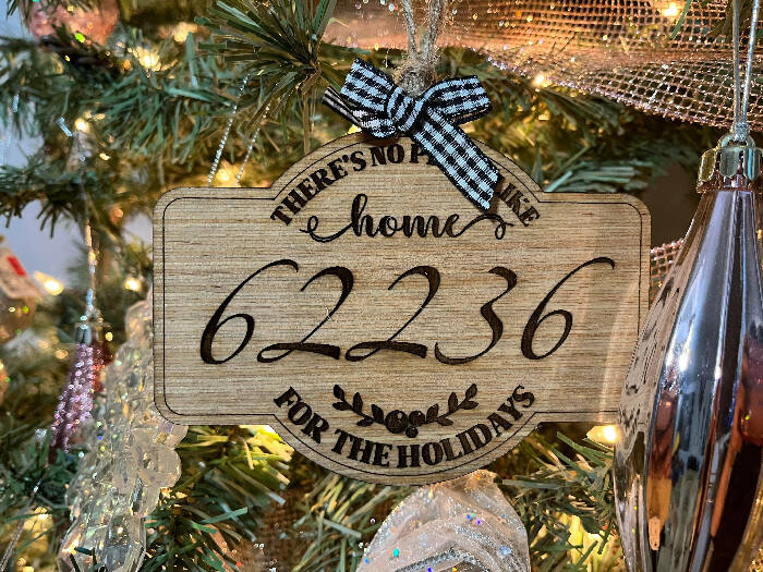 62236 home for the holidays Christmas ornament