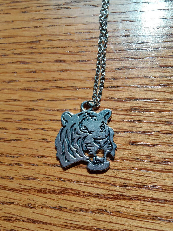DTN #8009 Stainless Steel Chain W/ Tiger Head