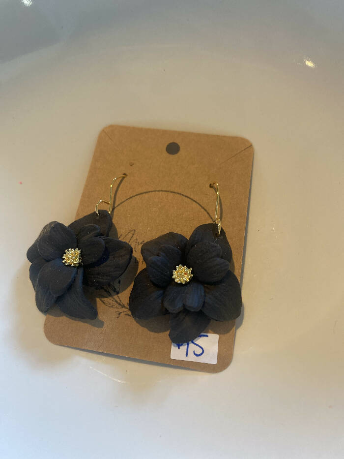 Black floral dangle hooks