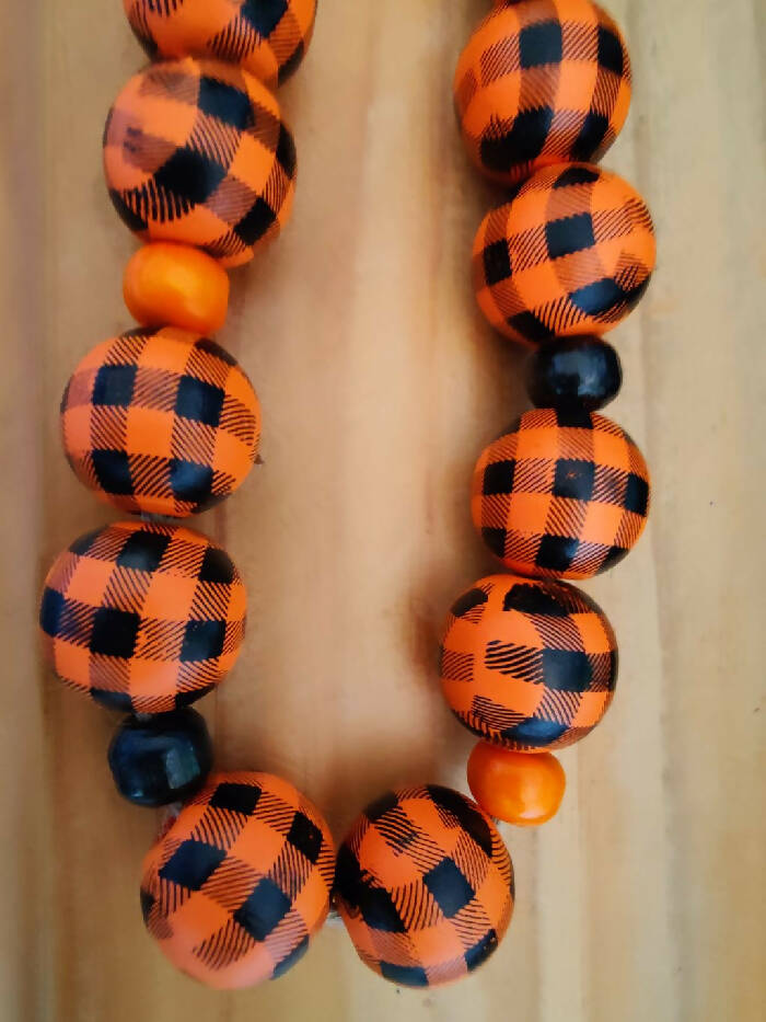 HN #2 Plaid Black / Orange Big wooden beads Closure