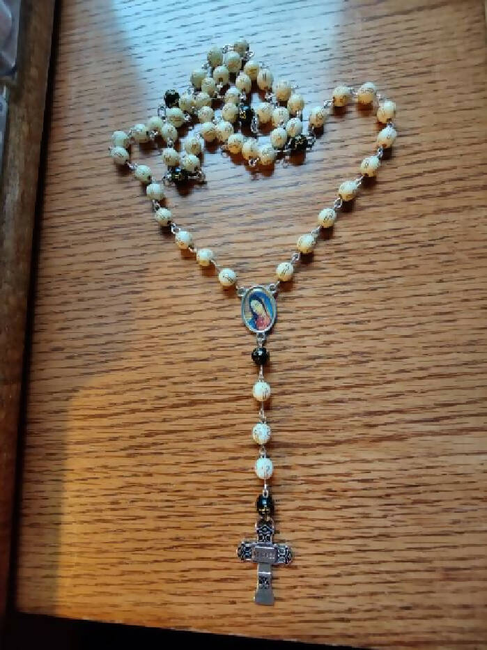 R #201 Rosary 59 Beads - Cream