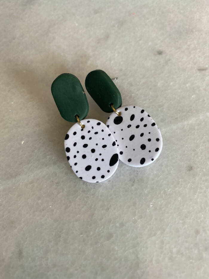 Emerald and dot ovals